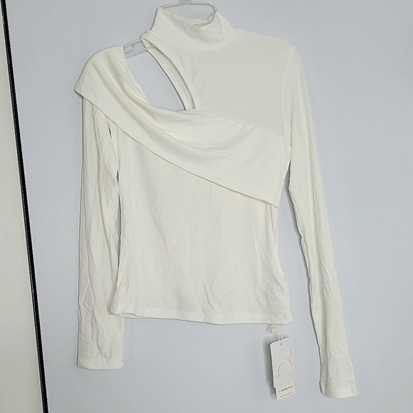 SOLD- NWT Commense White Assymetrical Cutout Mock Neck Long Sleeve Ribbed Top - Picture 4 of 8